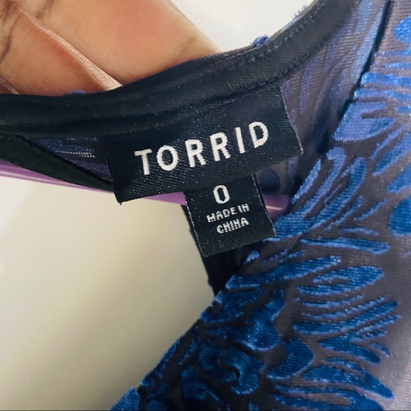 Torrid NAVY VELVET PRINTED V-NECK SKATER DRESS - Picture 10 of 11